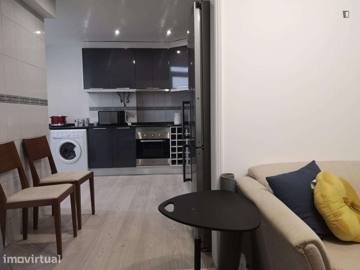 Quarto - localizado em Amadora Lisbon - Grande imagem: 5/19