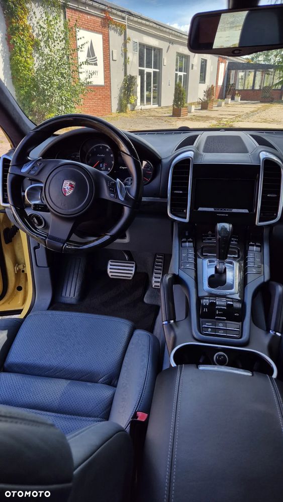 Porsche Cayenne Turbo - 28