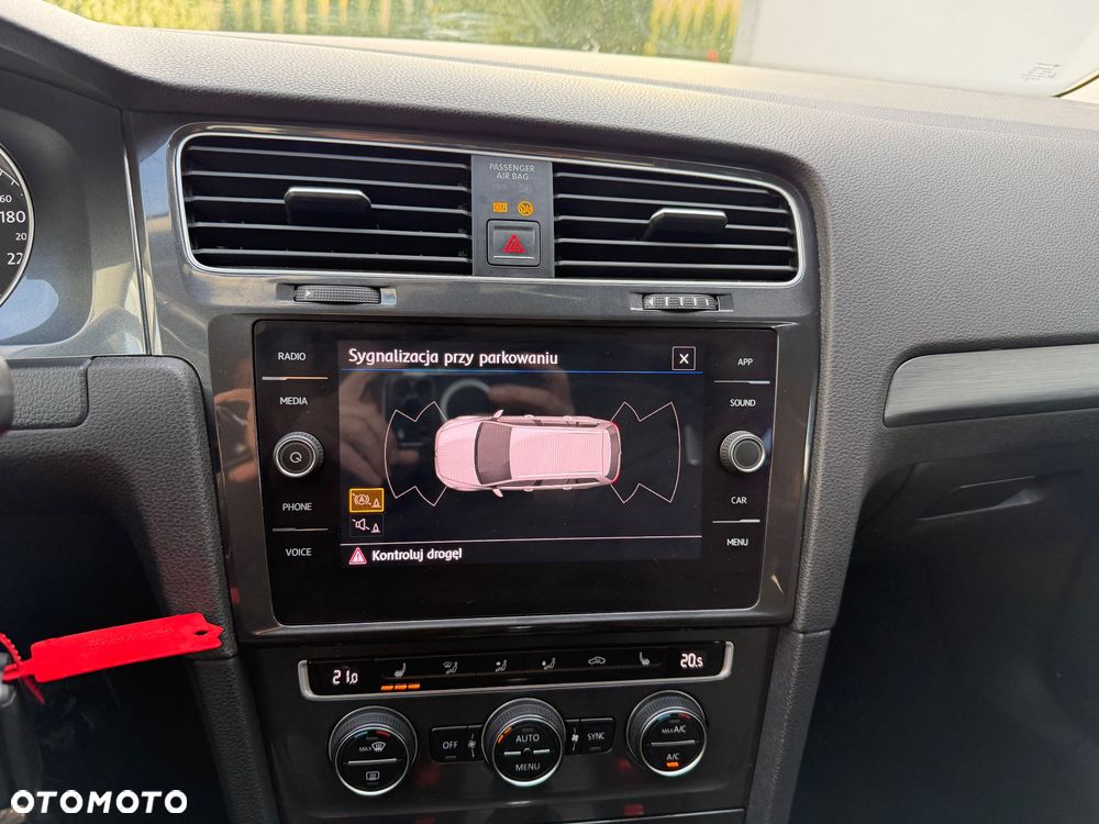 Volkswagen Golf 1.5 TSI BlueMotion ACT DSG Highline - 22