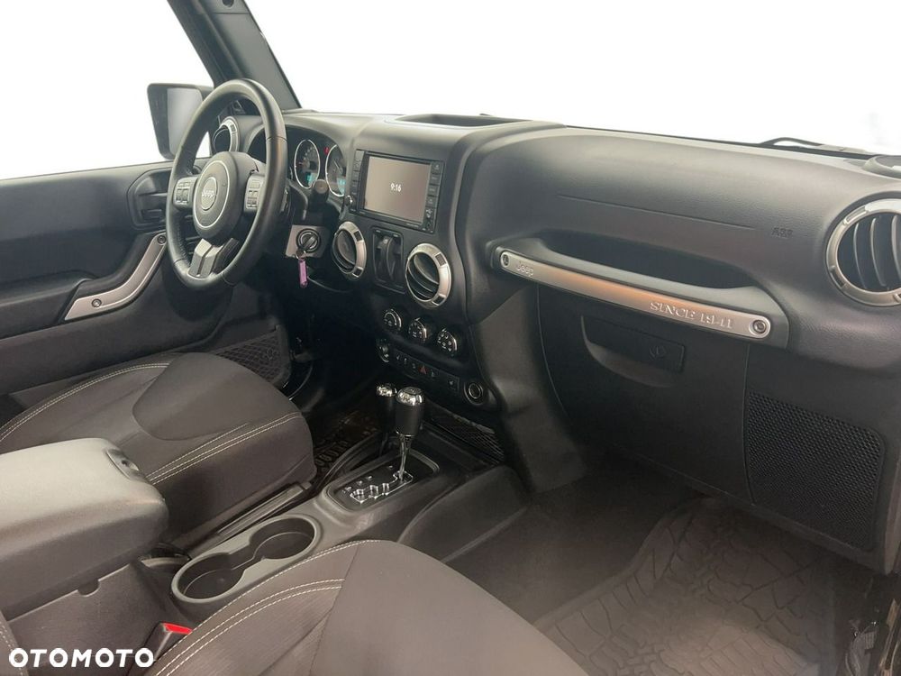 Jeep Wrangler - 14