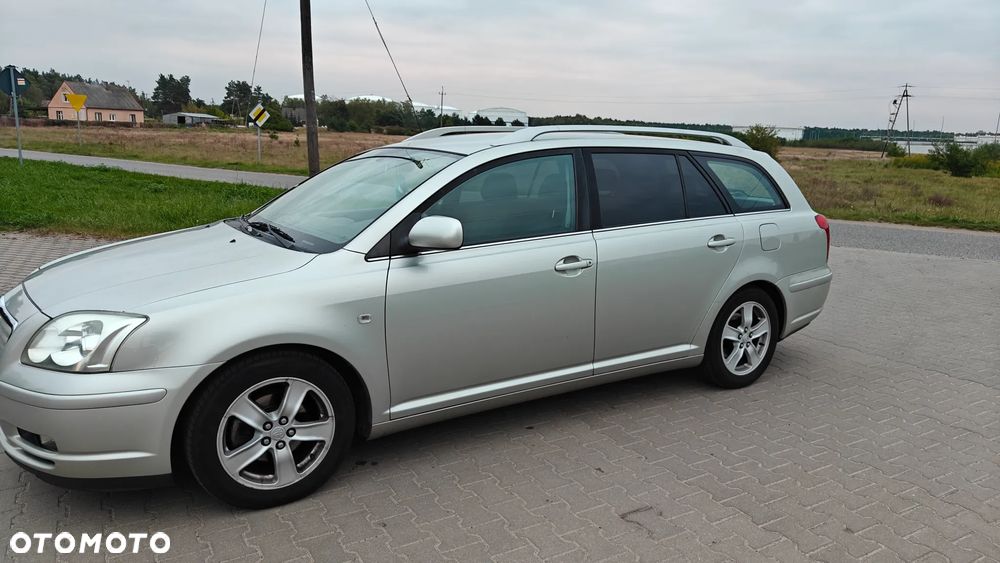 Toyota Avensis 1.8 VVT-i Luna - 2