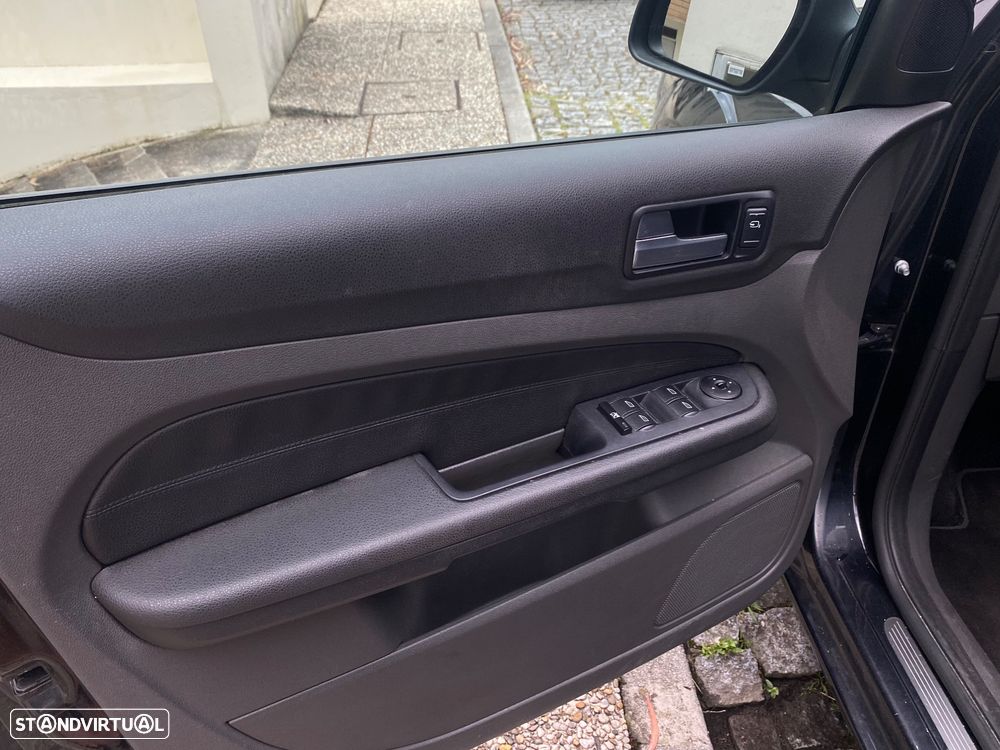 Ford Focus SW 2.0 TDCi Titanium - 8