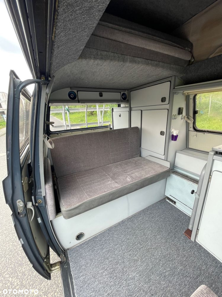 Volkswagen Transporter - 24