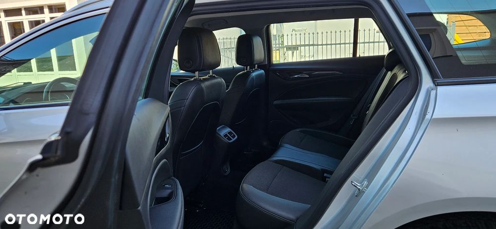 Opel Insignia - 22