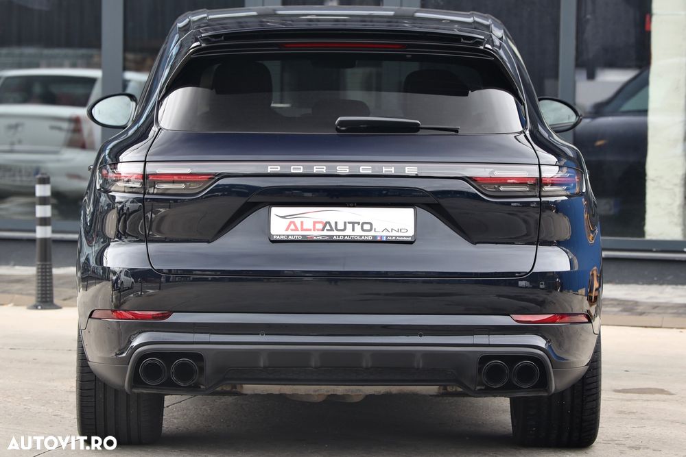 Porsche Cayenne Turbo - 38