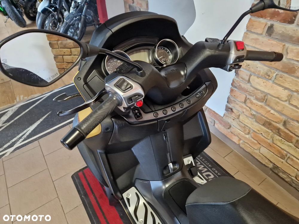 Piaggio MP-3 - 19