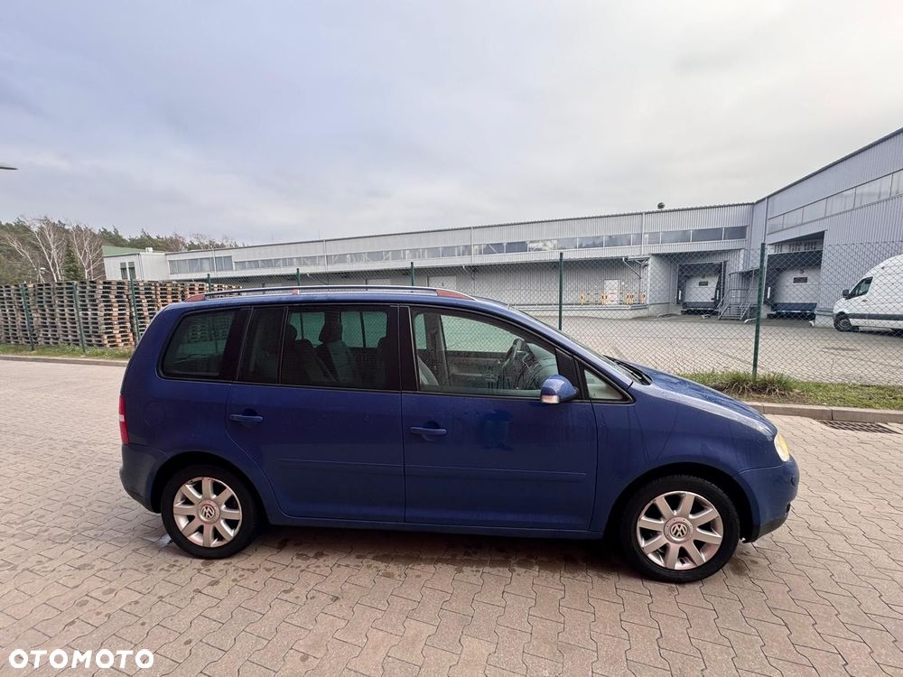 Volkswagen Touran - 2