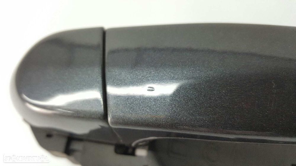 PUXADOR EXTERIOR TRASEIRO DIREITO BMW SERIE 1 BERLINA (E81/E87) 120D - 4