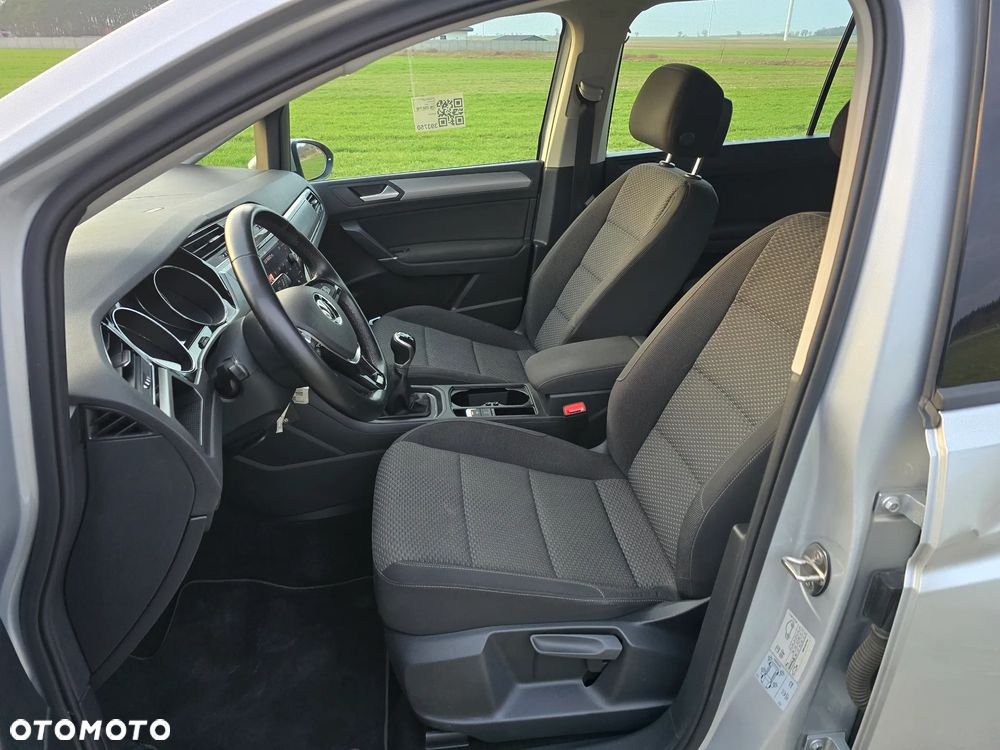Volkswagen Touran 1.5 TSI EVO Comfortline - 10