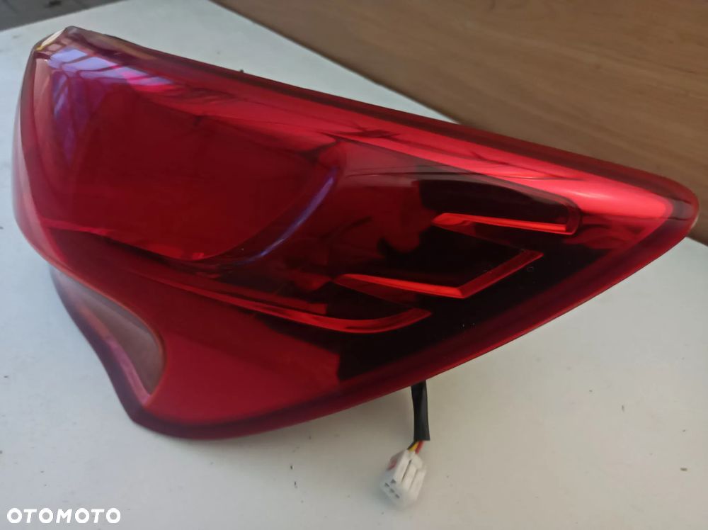 LAMPA PRAWA TYLNA  KIA CEED II KOMBI 92402A23 - 3