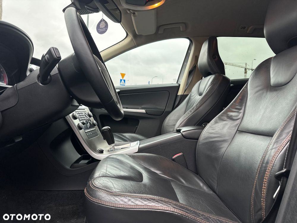 Volvo XC 60 D5 AWD - 18