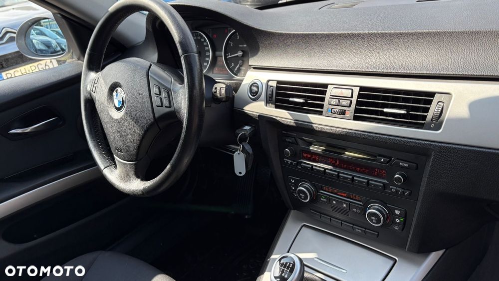 BMW Seria 3 318i - 18