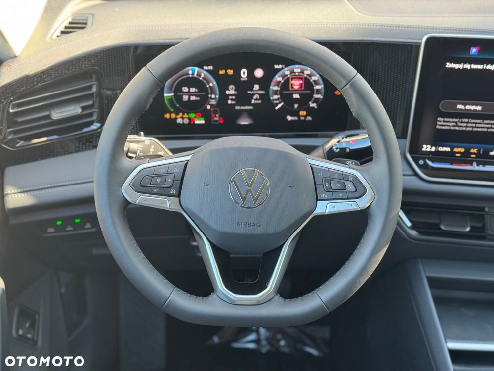 Volkswagen Tiguan - 24