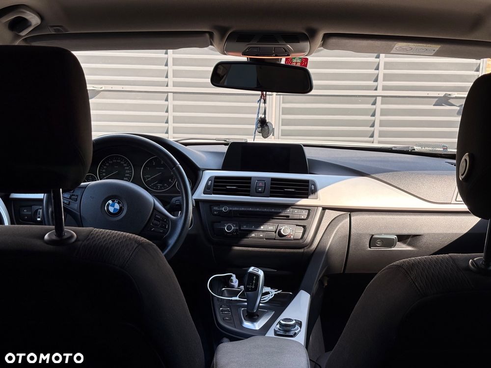 BMW Seria 3 316d - 12
