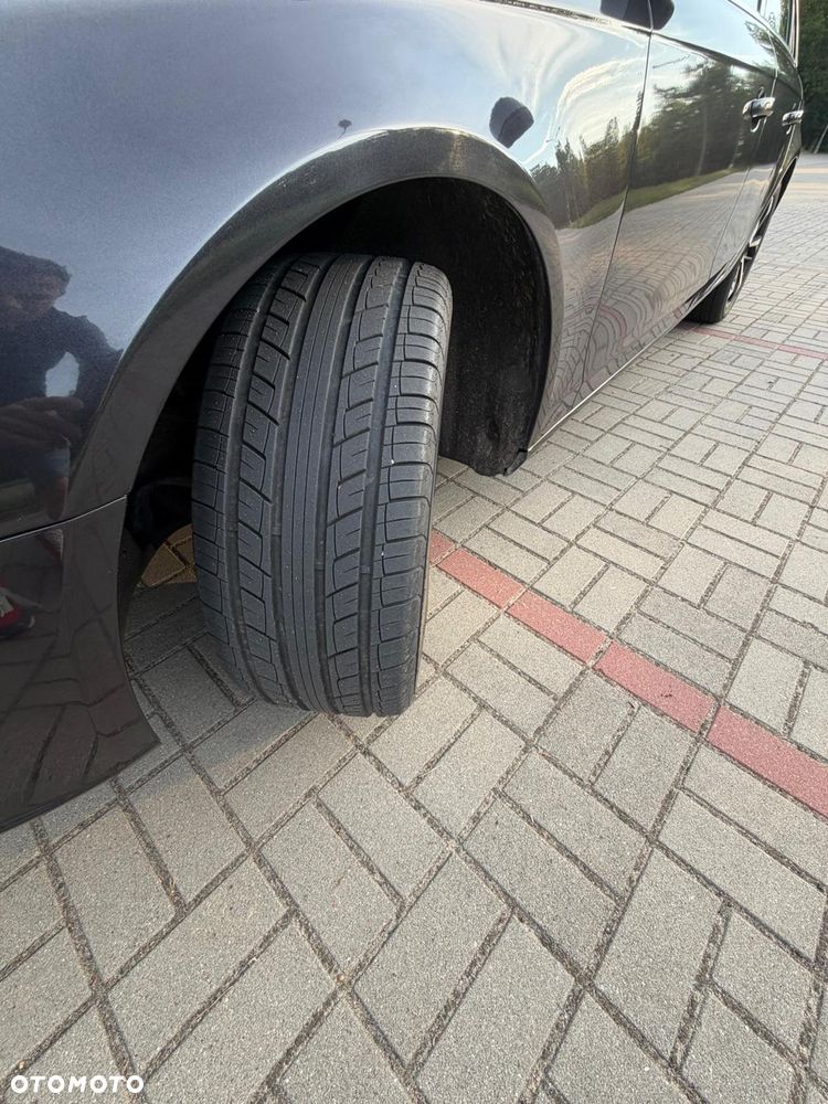 Audi A4 Avant 2.0 TDI DPF - 11