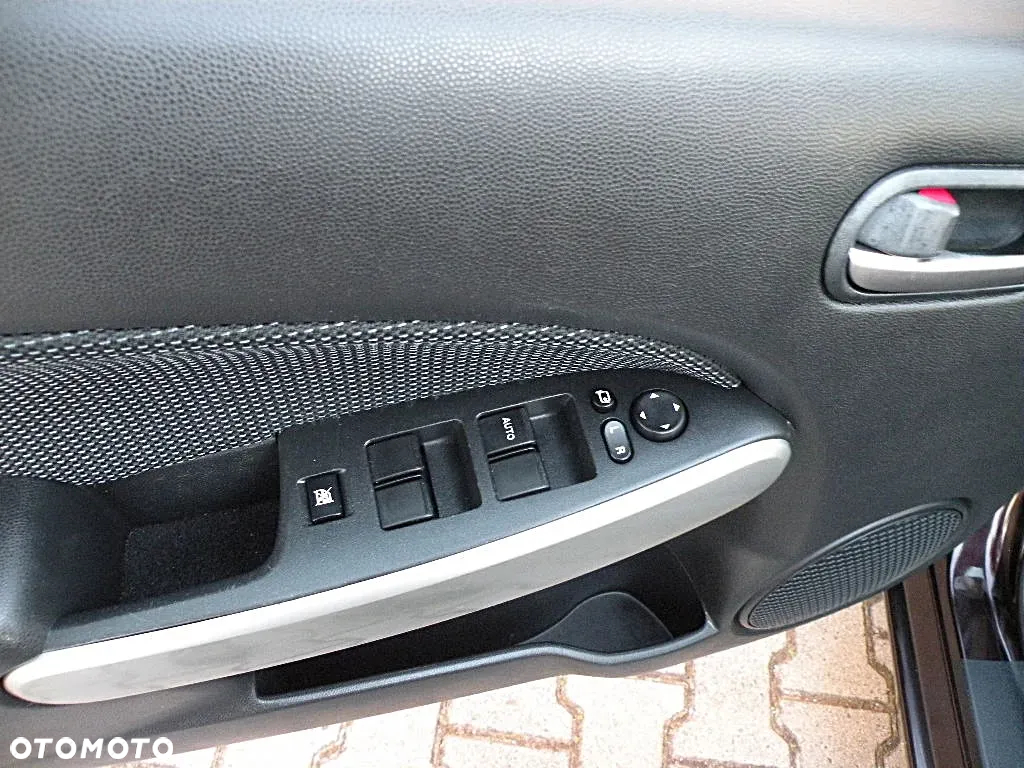 Mazda 2 1.3 Exclusive - 32