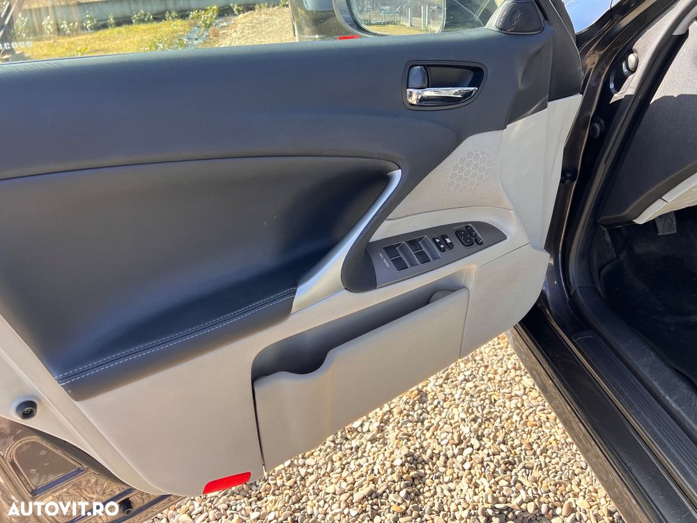 Lexus Seria IS 220d Luxury Line - 18