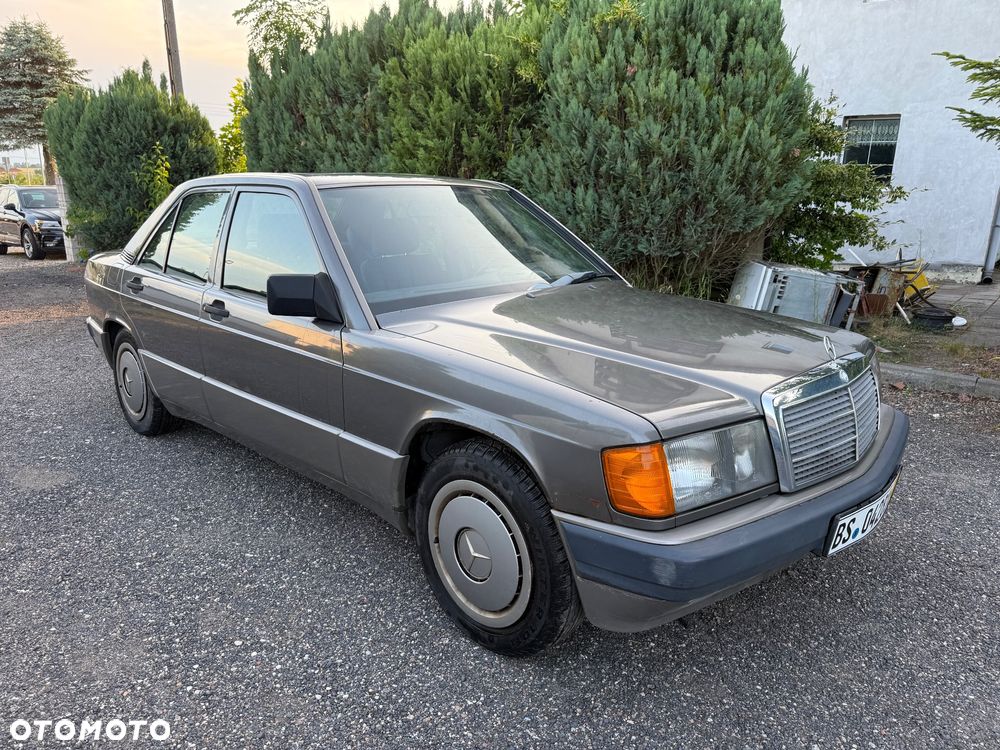Mercedes-Benz W201 (190) - 3