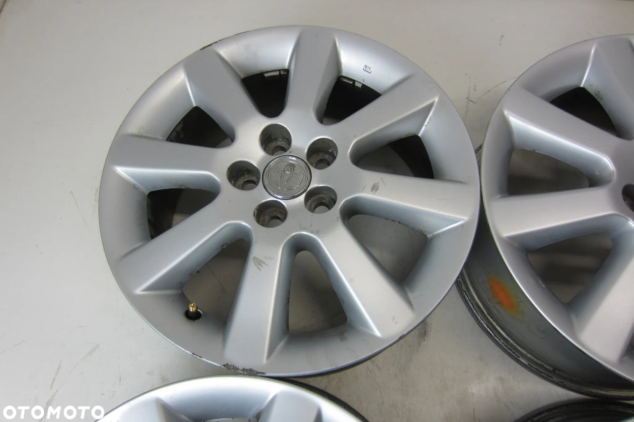 FELGI ALUMINIOWE 16 TOYOTA AVENSIS II PRIUS HYBRYDA YARIS IV 5X100 - 5
