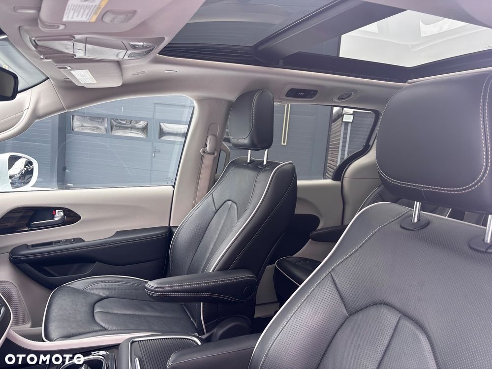 Chrysler Pacifica - 6
