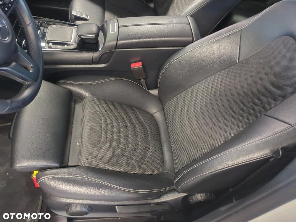 Mercedes-Benz GLB 200 7G-DCT - 20