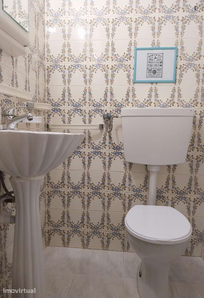 Quarto - localizado em Montes Claros Coimbra - Grande imagem: 2/13