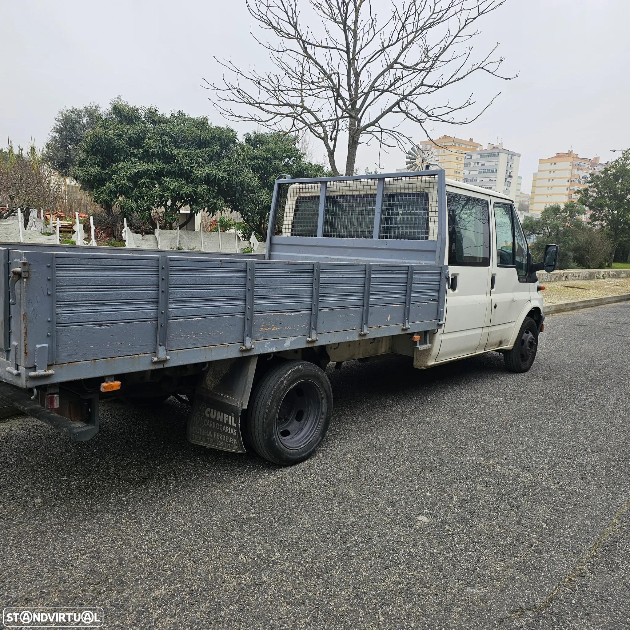 Ford Transit caixa aberta - 2
