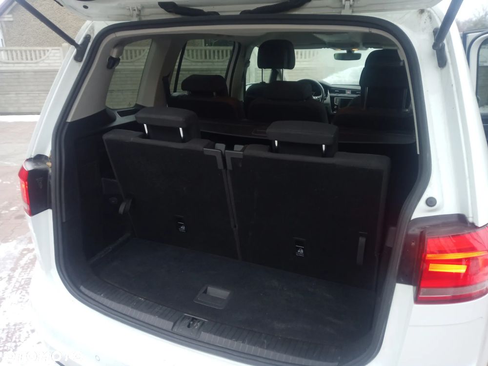 Volkswagen Touran - 8