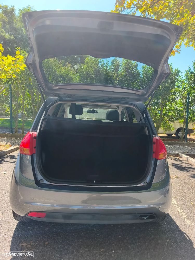 Kia Venga 1.4 CRDi TX ISG - 23