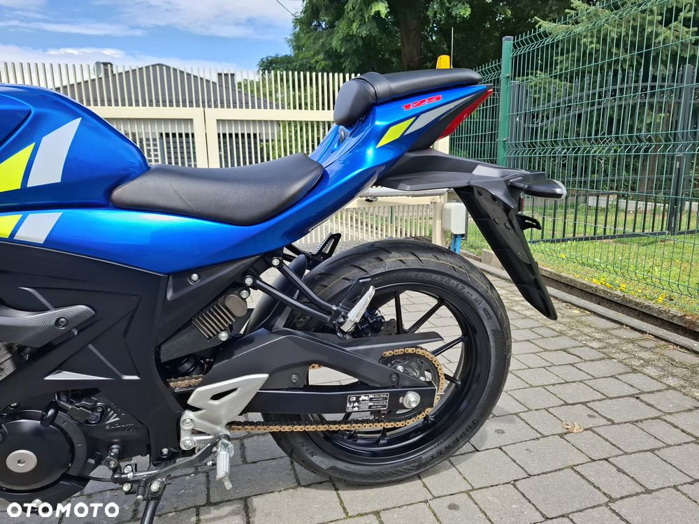Suzuki GSX - 6