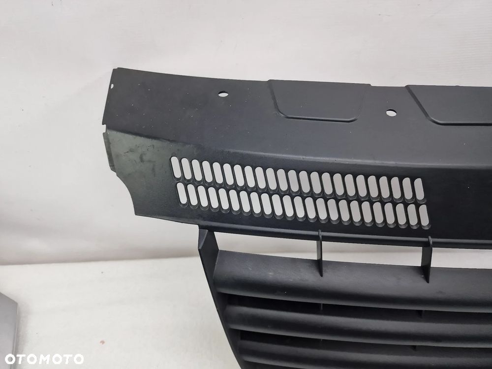VW T5 7H0 03- ATRAPA / GRILL PRZEDNI PRZÓD , NR 7H0807101 / 7H0807101/5 , NR AUKCJI GL335 - 2