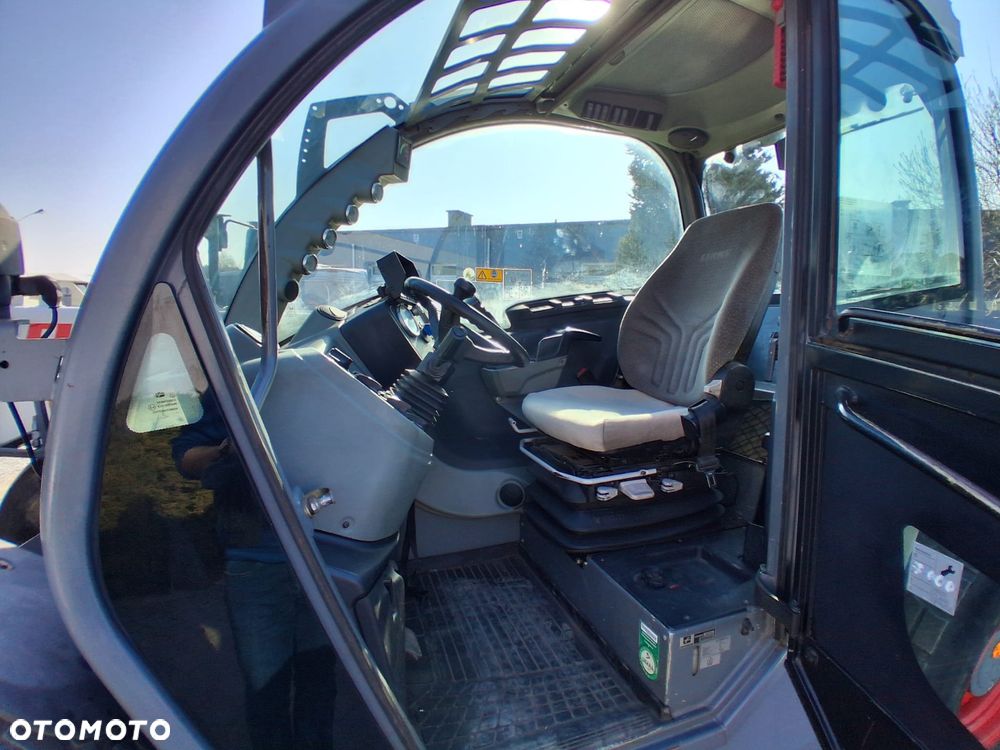 Claas SCORPION 7050 - 21