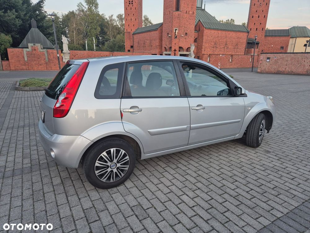 Ford Fiesta 1.4 Ghia - 6