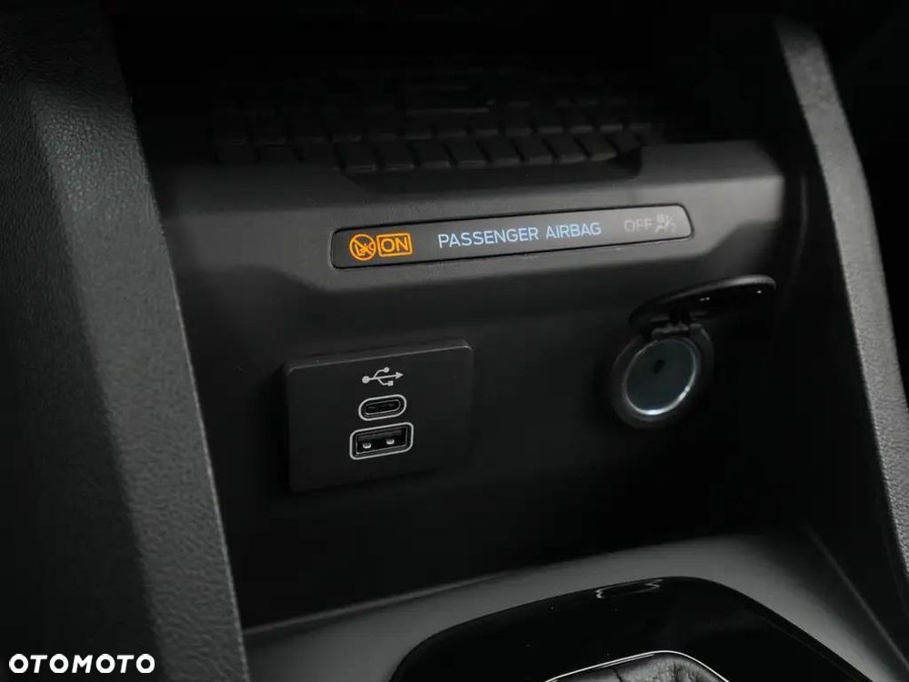 Ford Tourneo Courier 1.0 EcoBoost Titanium - 20