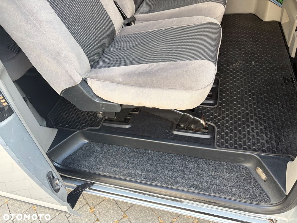 Volkswagen Caravelle 2.0 TDI L1 Highline 4Motion - 24