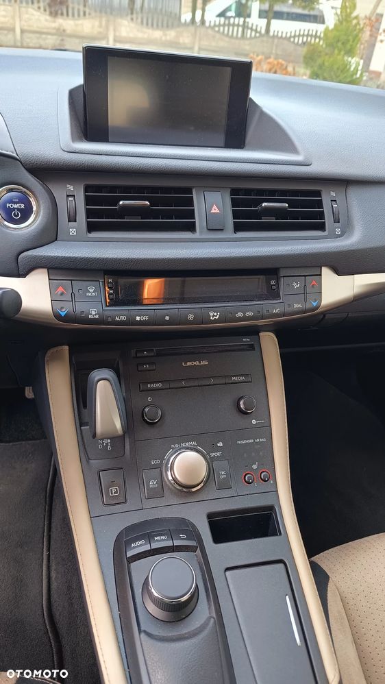 Lexus CT 200h Business Edition - 22