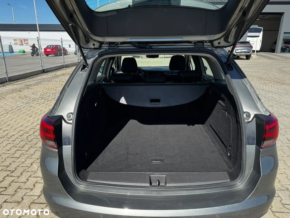 Opel Astra 1.6 CDTI Essentia - 11