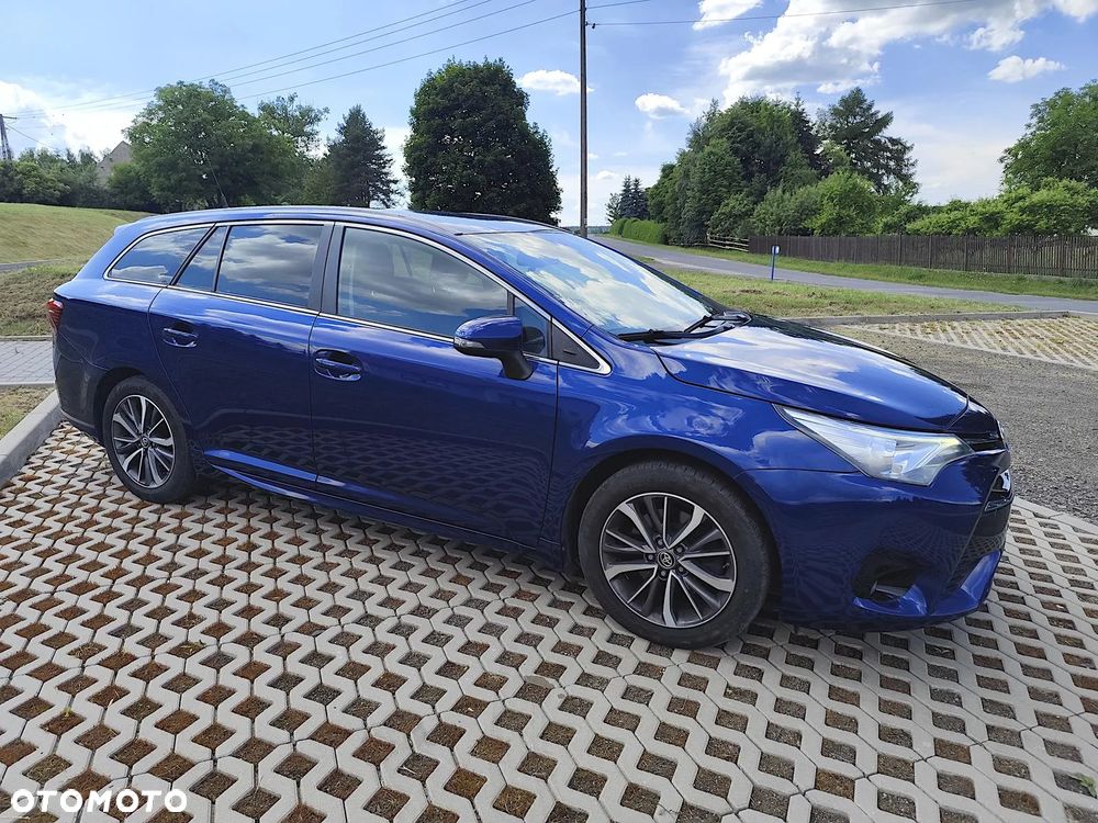 Toyota Avensis - 16
