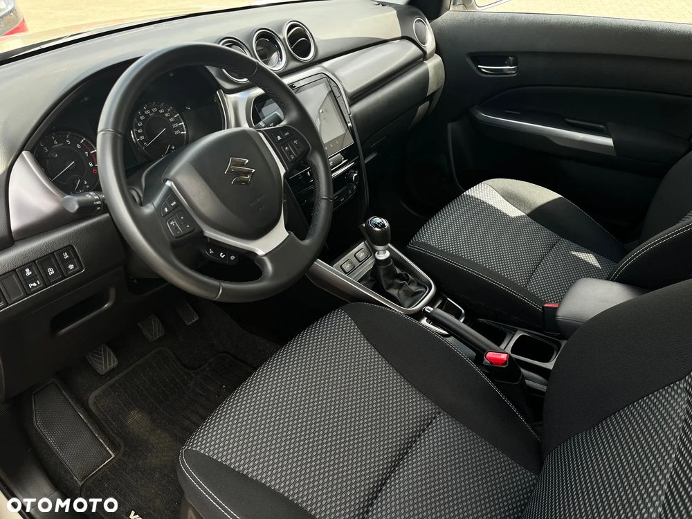 Suzuki Vitara 1.4 Boosterjet mHEV Premium Plus 2WD - 9