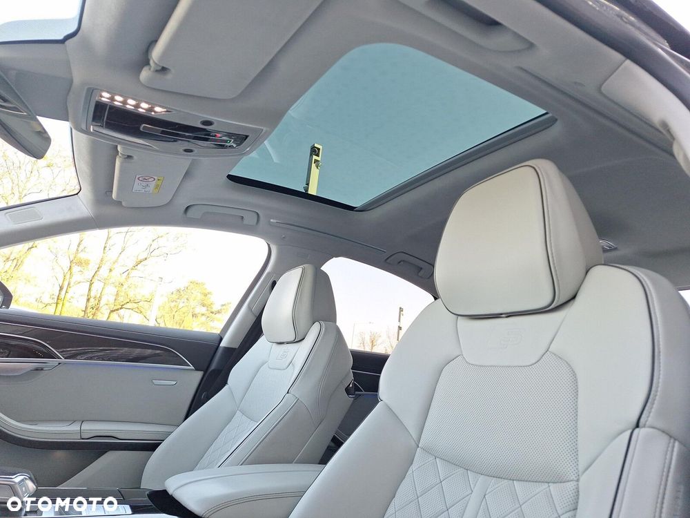 Audi S8 - 12