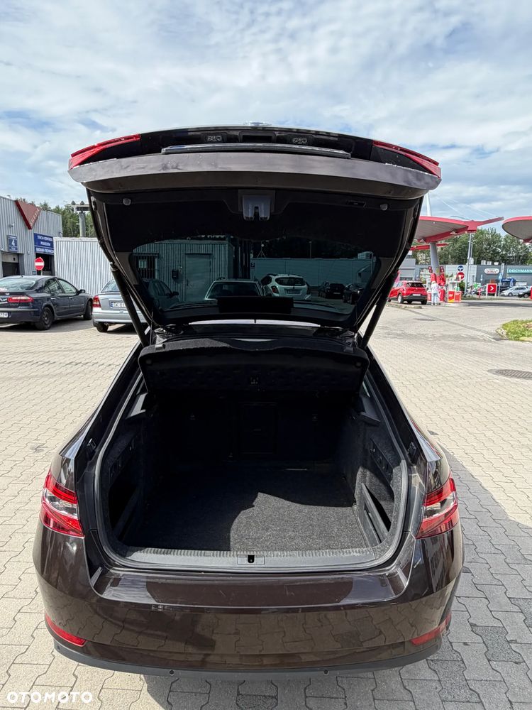 Skoda Superb 1.5 TSI ACT Ambition - 21