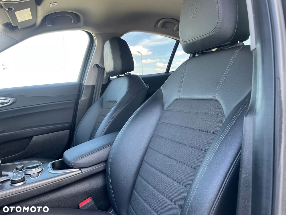 Alfa Romeo Giulia 2.0 Turbo Sprint - 26