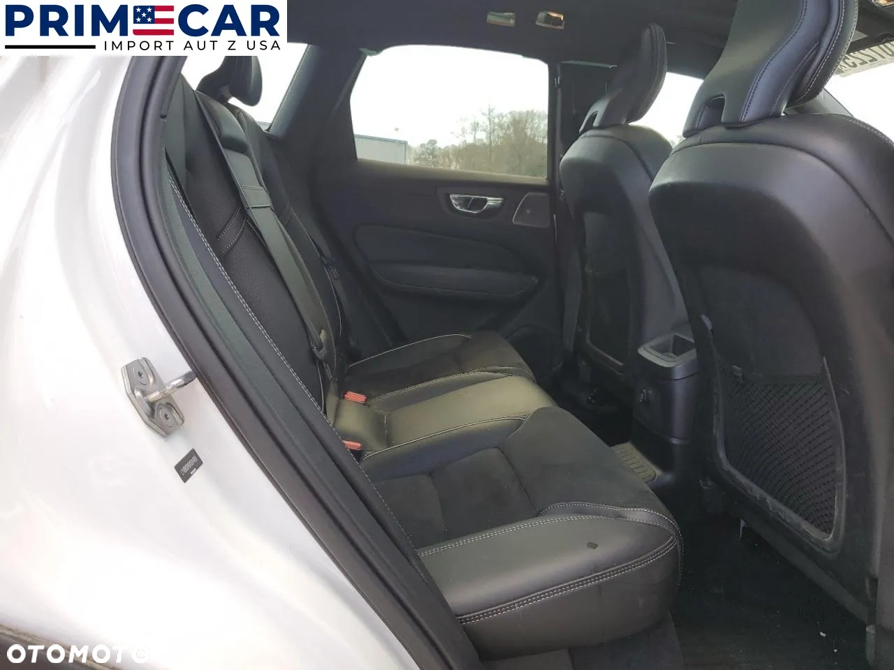 Volvo XC 60 T8 AWD Plug-In Hybrid R-Design - 11
