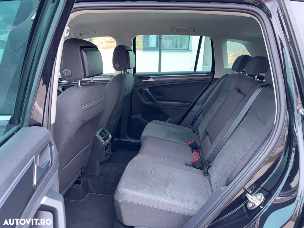 Volkswagen Tiguan - 11