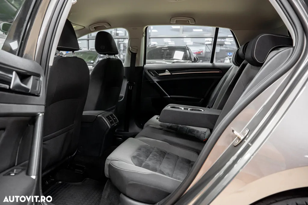Volkswagen Golf 1.4 TSI BlueMotion Technology DSG Highline - 26