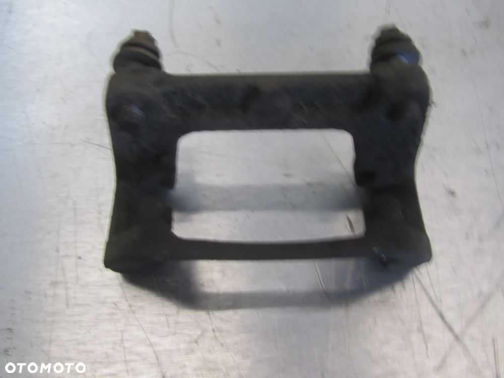 Peugeot Expert III-Jumpy-Proace 16->2.0 HDI jarzmo hamulcowe prawy tył - 2