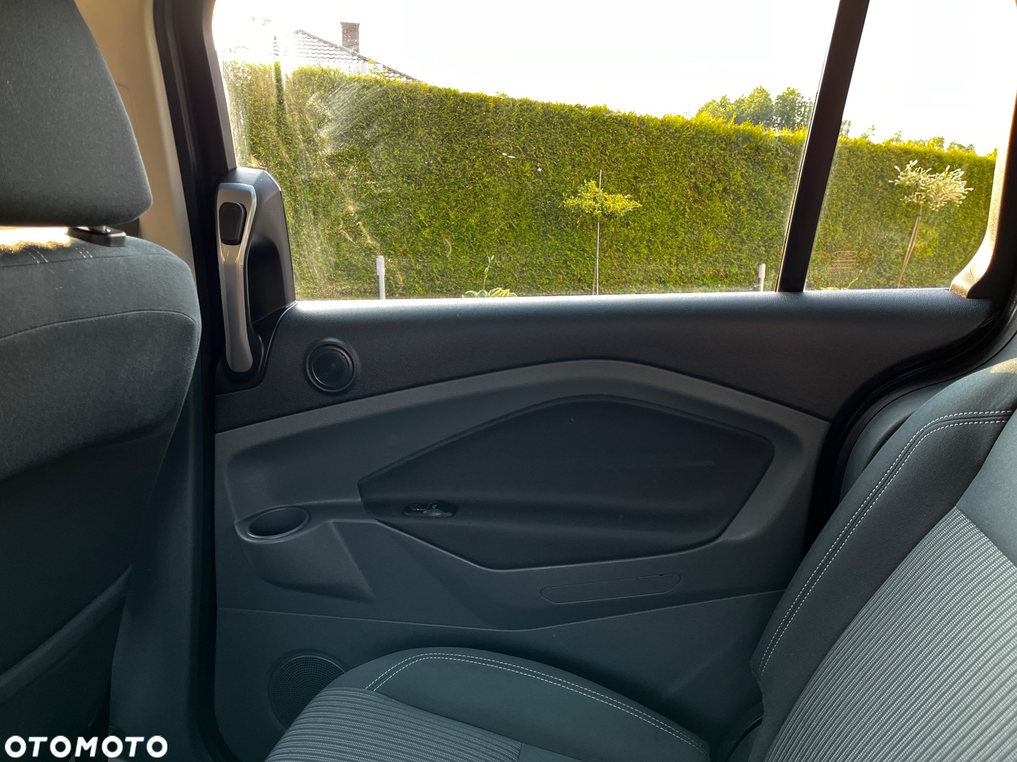 Ford Grand C-MAX - 20