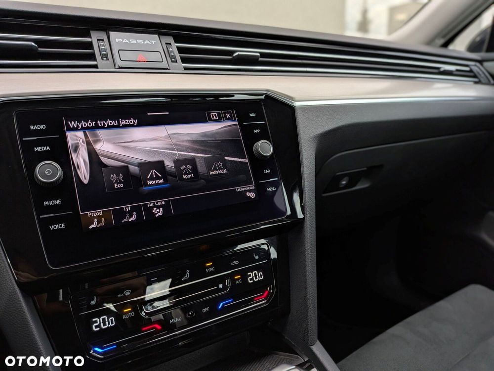 Volkswagen Passat 1.5 TSI EVO Elegance DSG - 34