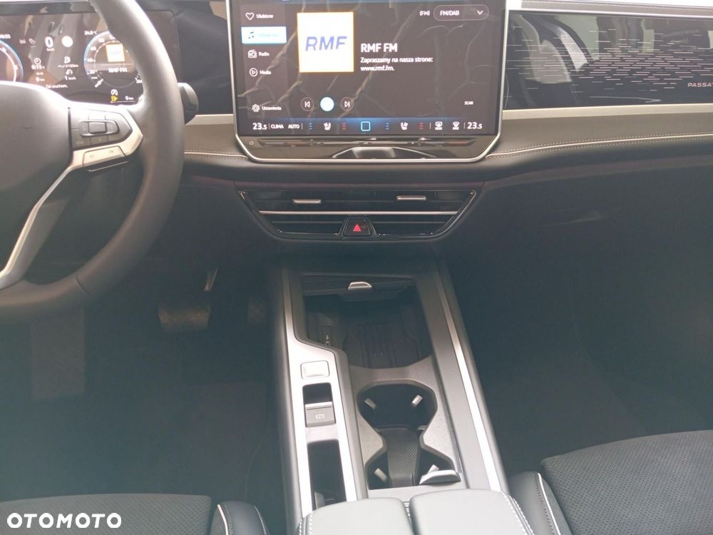 Volkswagen Passat - 16