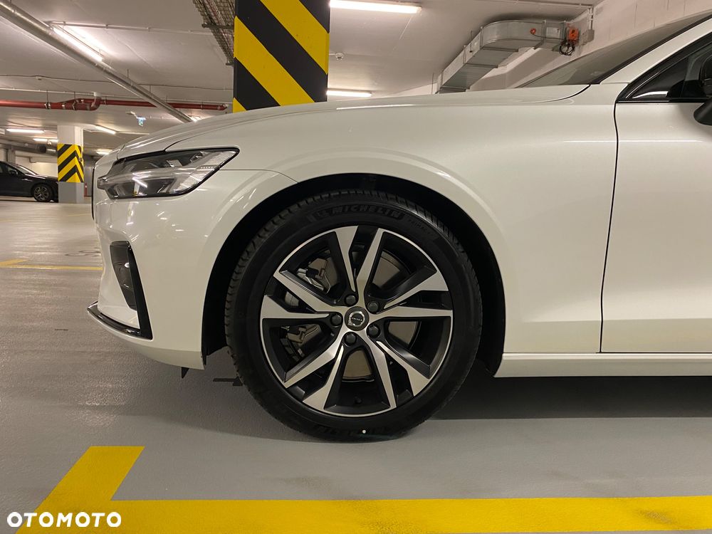 Volvo V60 B5 B AWD R-Design - 2